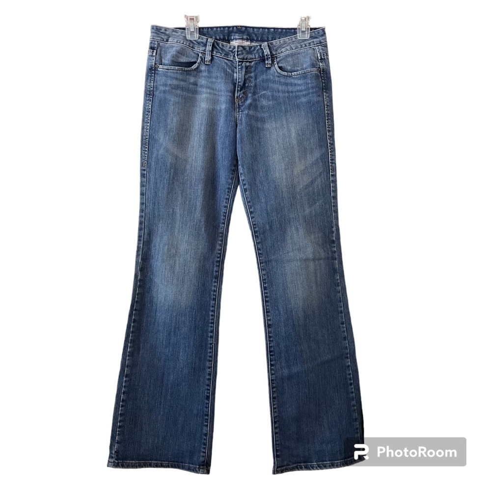 Levi Strauss & Co. Vintage Mid Rise Boot Cut 553 10M W30 Woman’s Blue Jeans